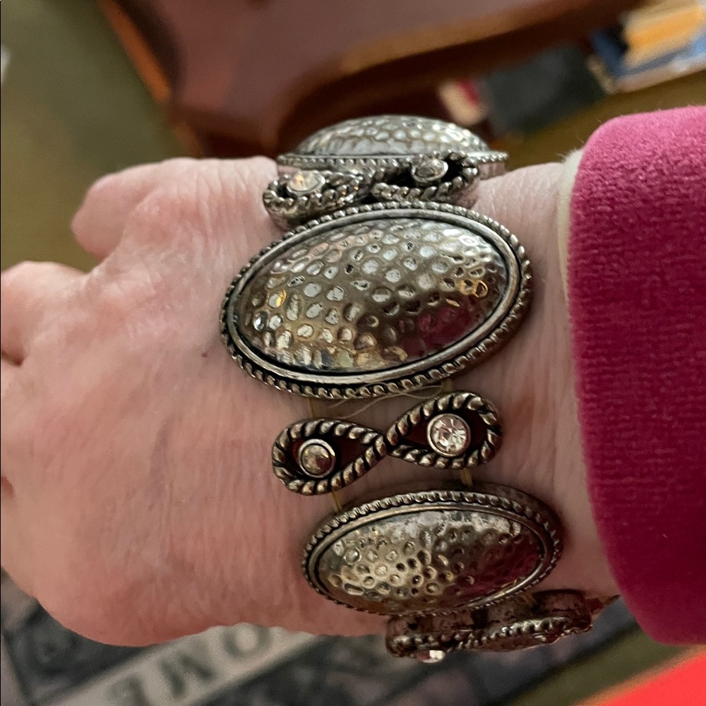 Elegant Silver Women's BOLD Rhinestones Bracelet